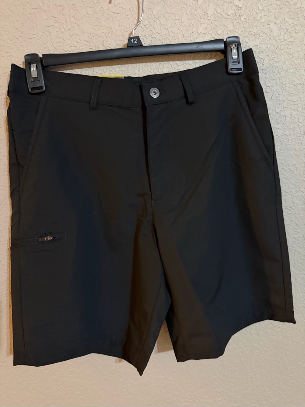 Gerry Weber Men's Black Athletic
Tech Shorts Sz 32